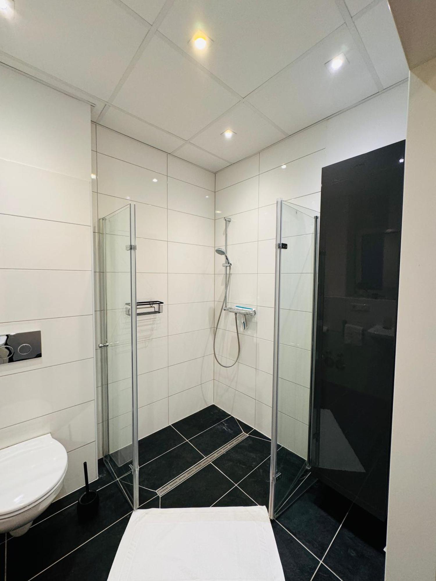Klassen Stay - Designer Altbau Apartment Mit 2 Zimmer - Naehe Zentrum Und Rhein Koblenz  Bagian luar foto