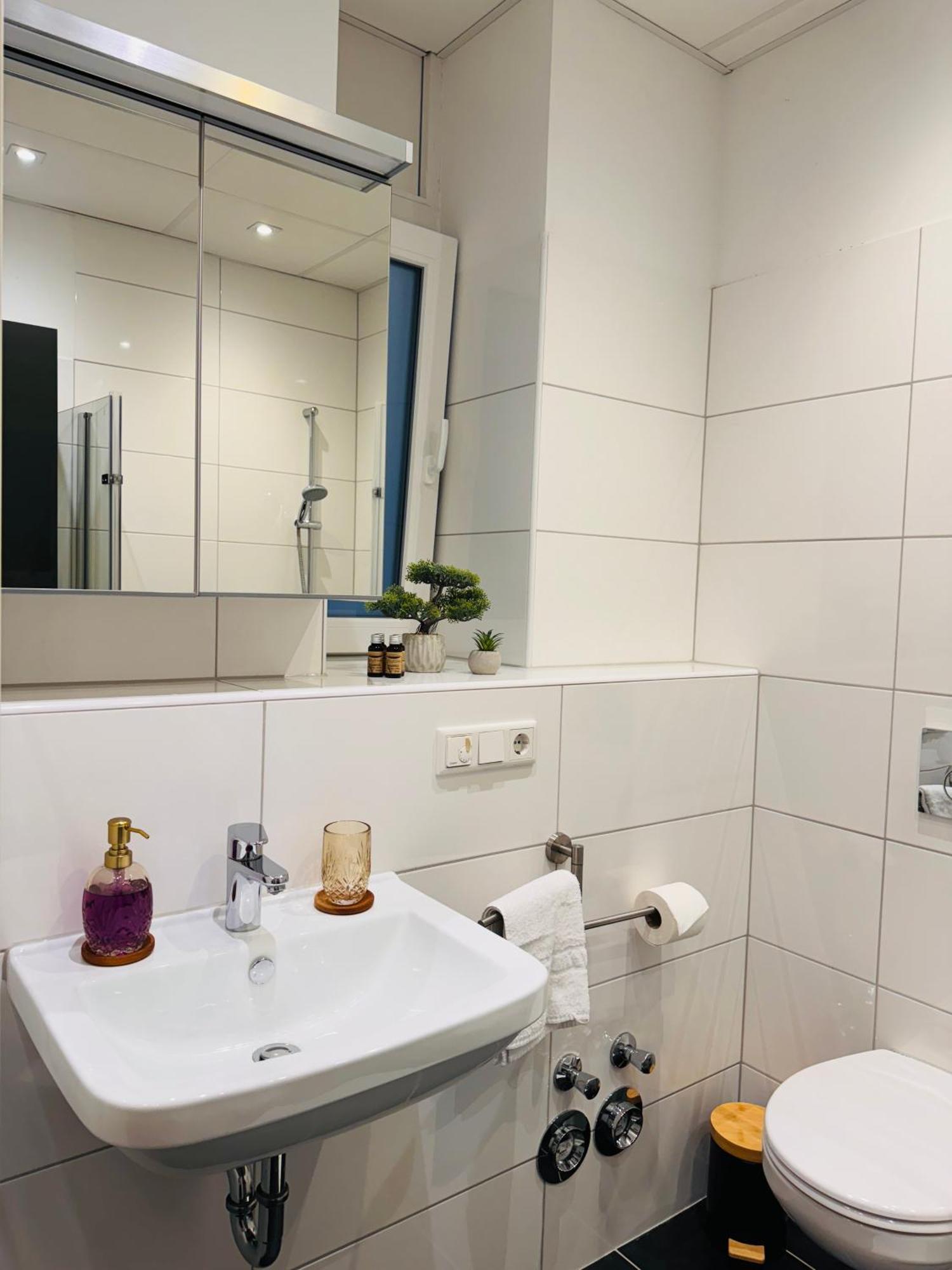 Klassen Stay - Designer Altbau Apartment Mit 2 Zimmer - Naehe Zentrum Und Rhein Koblenz  Bagian luar foto
